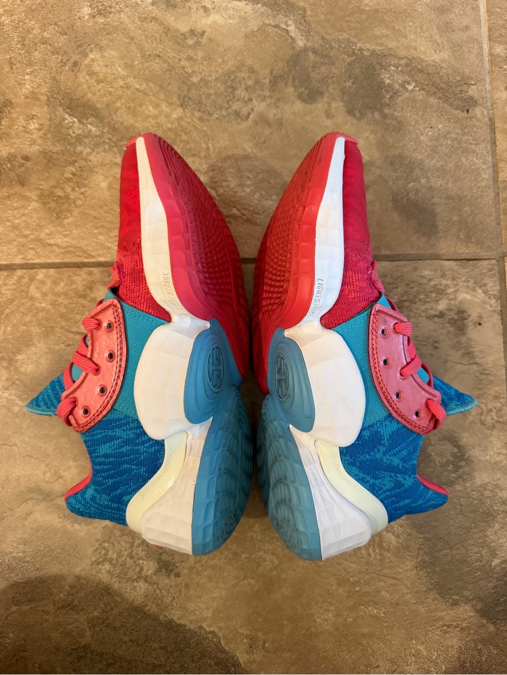 Adidas Harden Vol. 4 Boys' Basketball Shoes “Candy Paint” Boys Size 5.5 - Picture 5 of 7